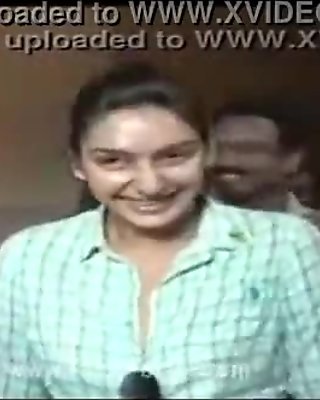 Ragini Dwivedi Kannada Actress Boobs Pressed