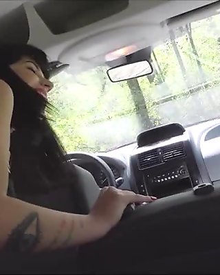 Sexy hitchhiking teen Bella Beretta twat fucked in the car