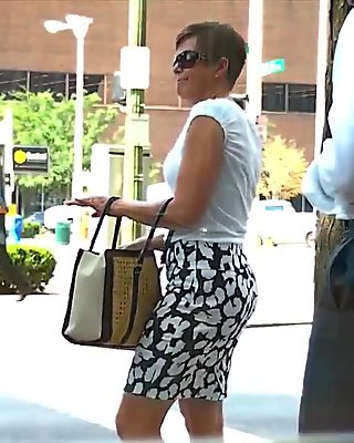 Candid Public Skirt Whooty -= JRay513 =- 