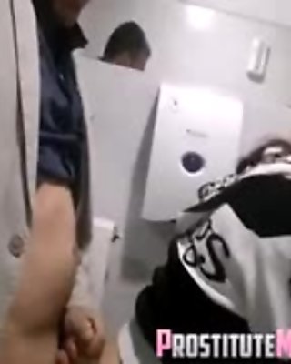 Bareback sex with street hooker in toilet